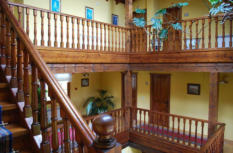 Cabárceno Inn *